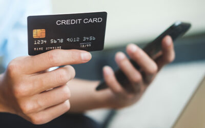 Managing Expenses: The Benefits of Paying with a Credit Card
